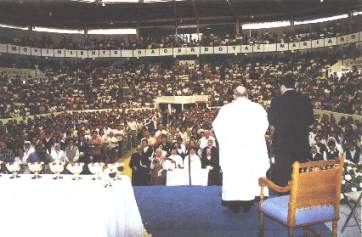 LEON (Mexikó) – 1994. november 27: Cönákulum a MPM 20.000 hívőjével a városstadionban